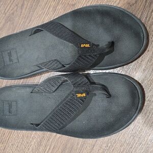 Teva Voya Black Sandals Minimalist Everyday Wear size 9